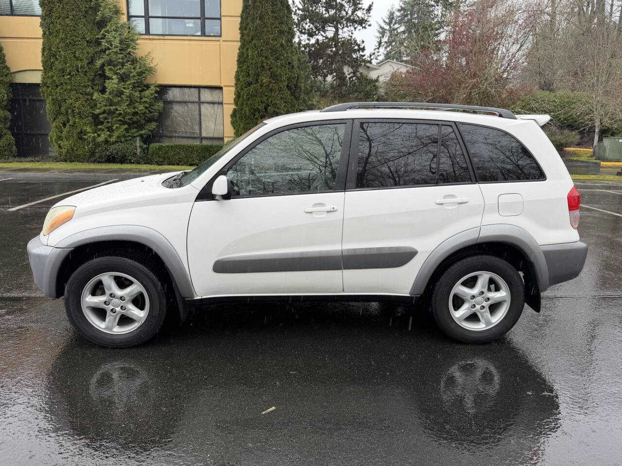 Used 2001 Toyota RAV4 4WD image 9