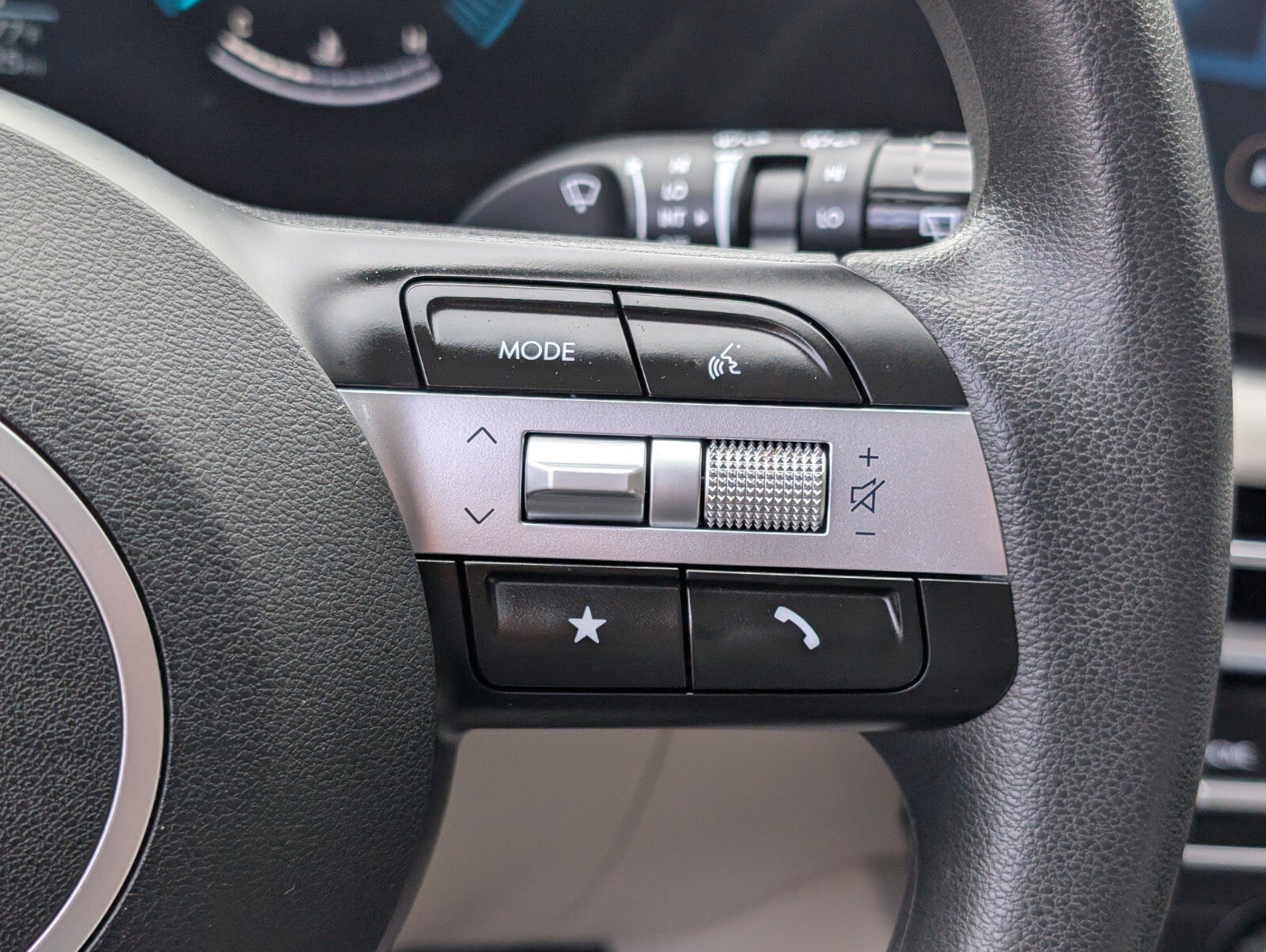 Used 2025 Hyundai Tucson SE image 31