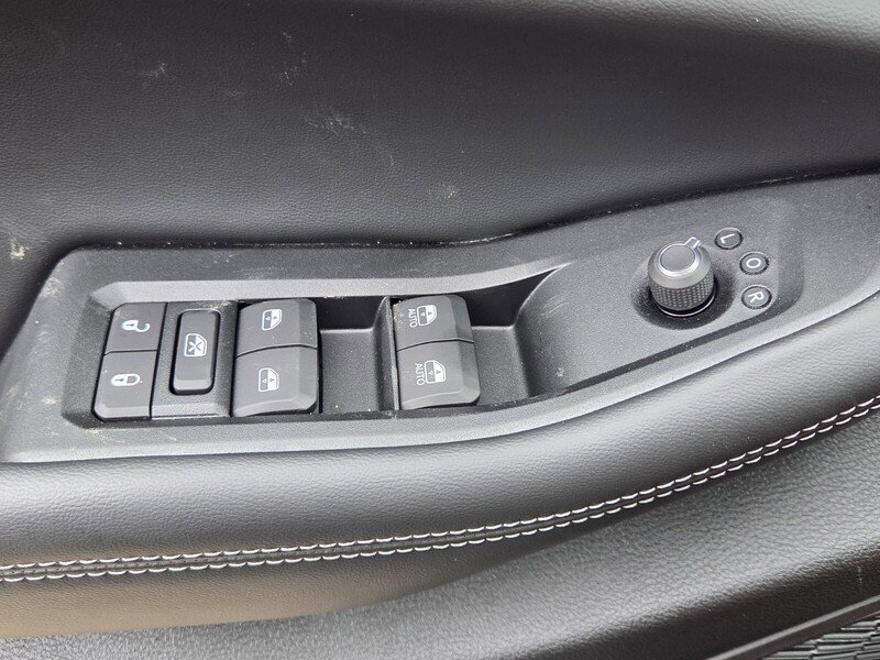 Used 2026 Jeep Grand Cherokee Laredo AWD/4WD image 23