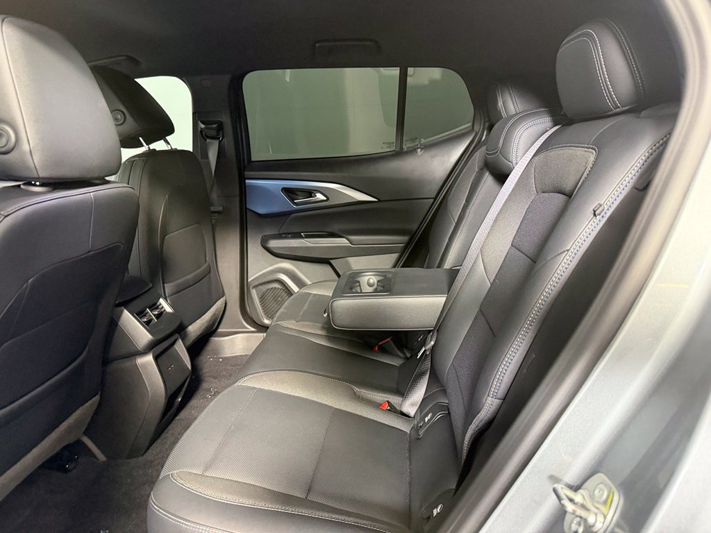 Used 2024 Chevrolet Equinox EV LT FWD image 21