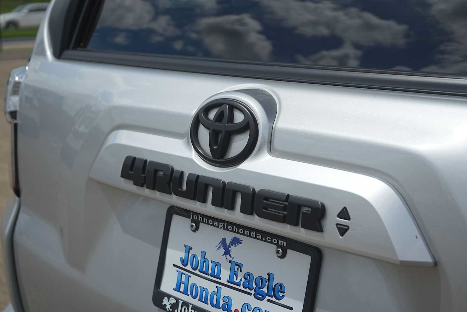 Used 2023 Toyota 4Runner SR5 Premium w/ Moonroof Package RWD image 8