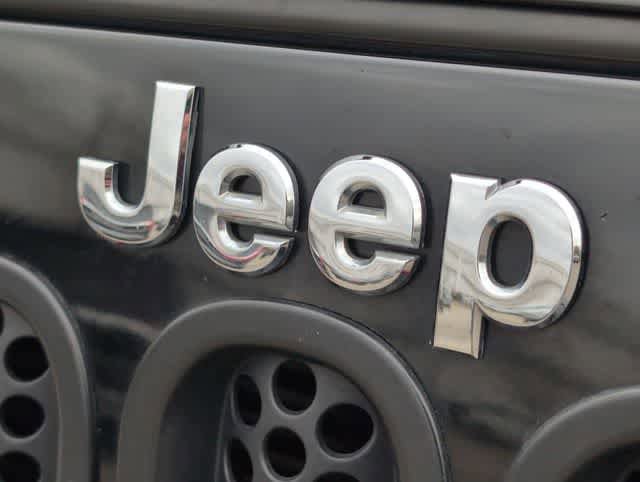 Used 2017 Jeep Wrangler Unlimited Rubicon AWD/4WD image 12