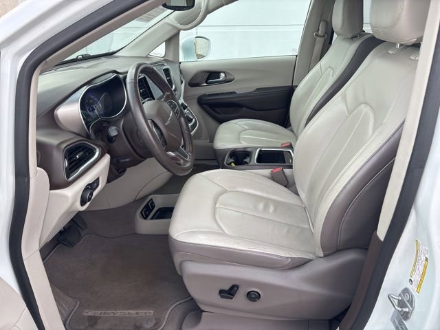 Used 2018 Chrysler Pacifica Touring-L Plus w/ Advanced Safetytec Group image 11