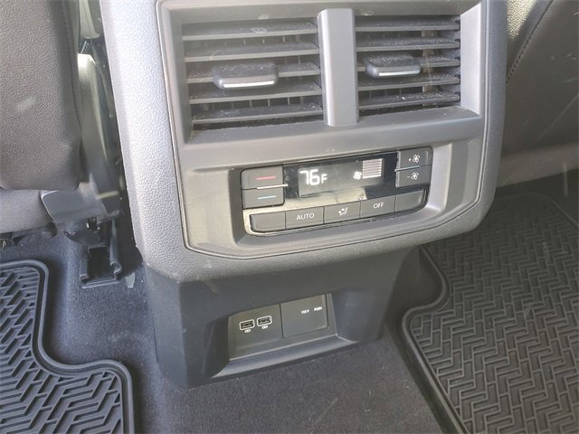 Used 2021 Volkswagen Atlas SE image 12