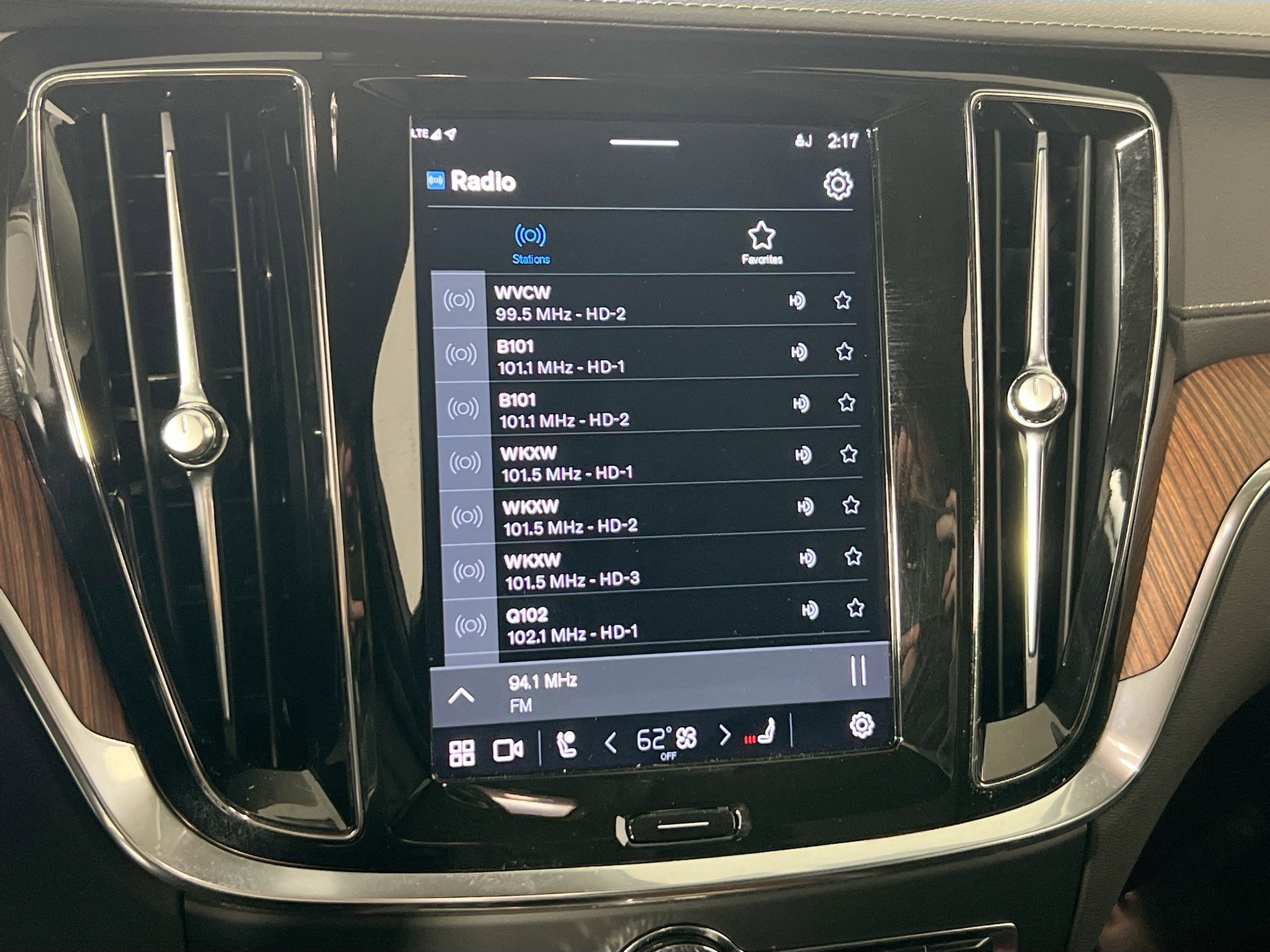 Used 2023 Volvo S60 B5 Ultimate w/ Climate Package image 15