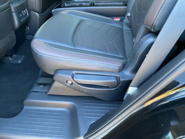 Used 2022 Nissan Pathfinder Platinum w/ Lighting Package (N92) image 19