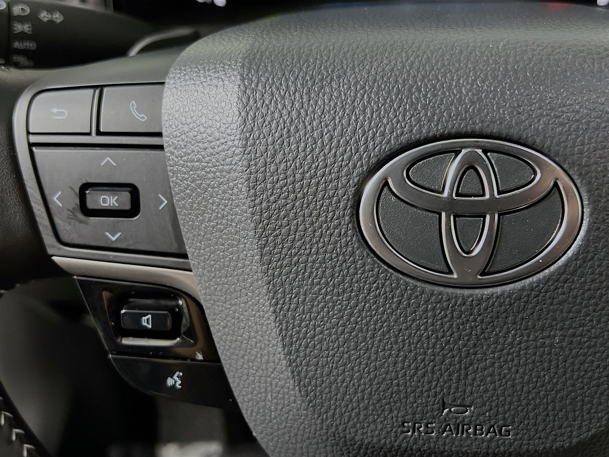 Used 2025 Toyota Camry SE FWD image 19