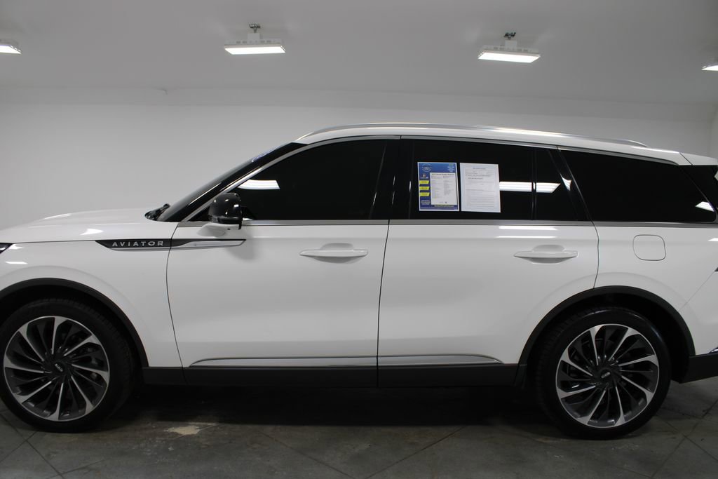 Used 2022 Lincoln Aviator Reserve w/ Equipment Group 201A AWD/4WD image 6