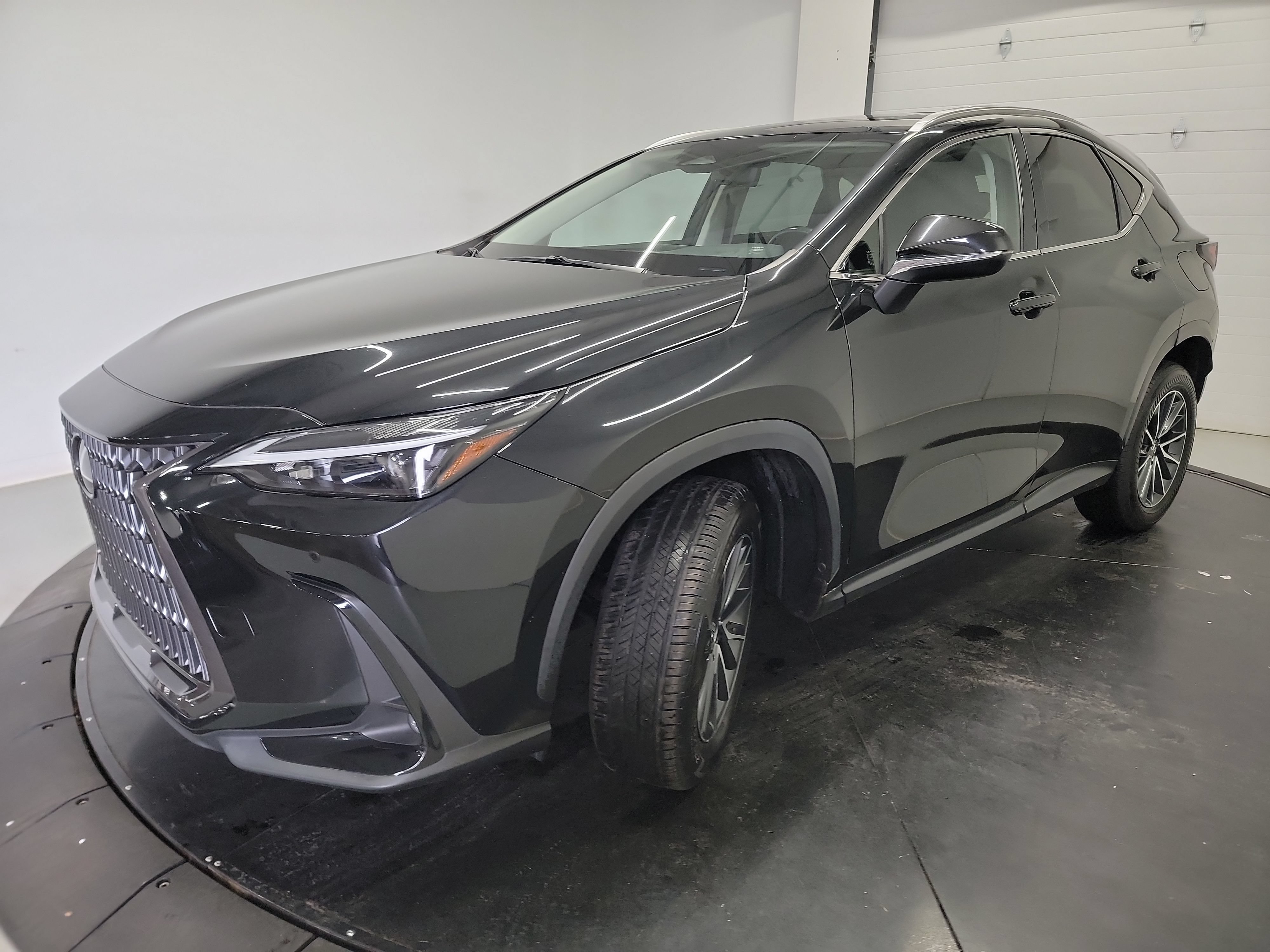 Used 2023 Lexus NX 350 AWD image 3