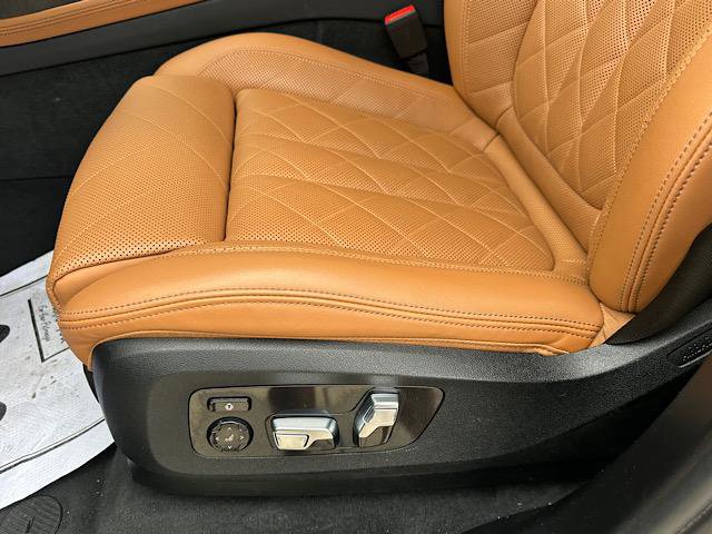 Certified 2023 BMW X7 xDrive40i w/ Premium Package AWD/4WD image 14