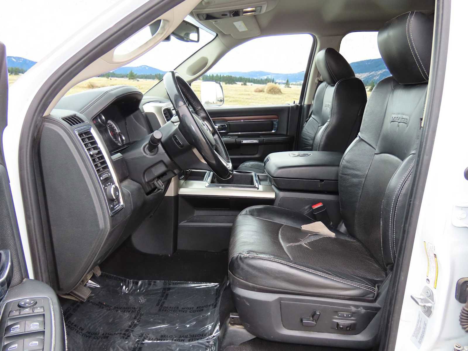 Used 2015 RAM 3500 Laramie w/ Convenience Group image 14