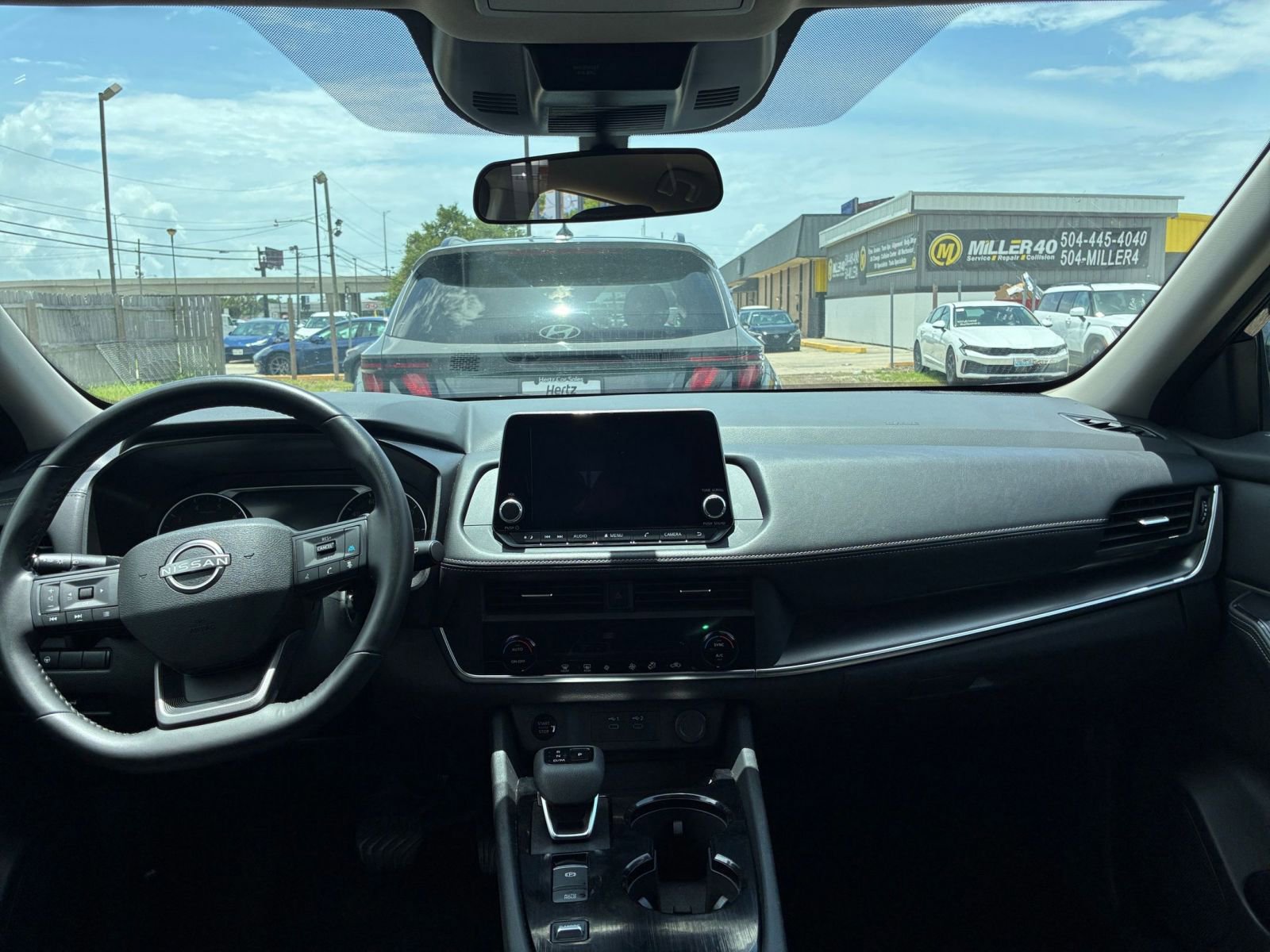 Used 2025 Nissan Rogue SV FWD image 30