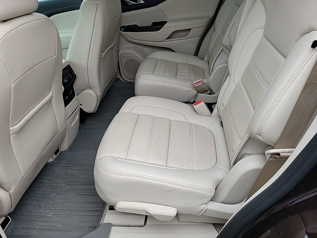 Used 2021 GMC Acadia Denali w/ Denali Ultimate Package image 5