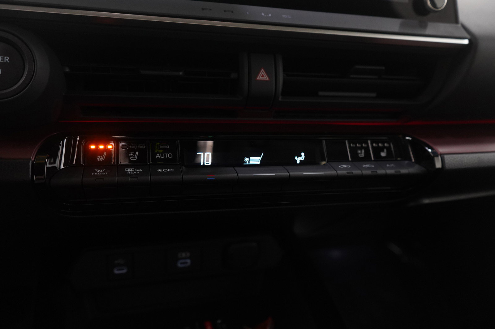 Used 2025 Toyota Prius Plug-In Hybrid image 23