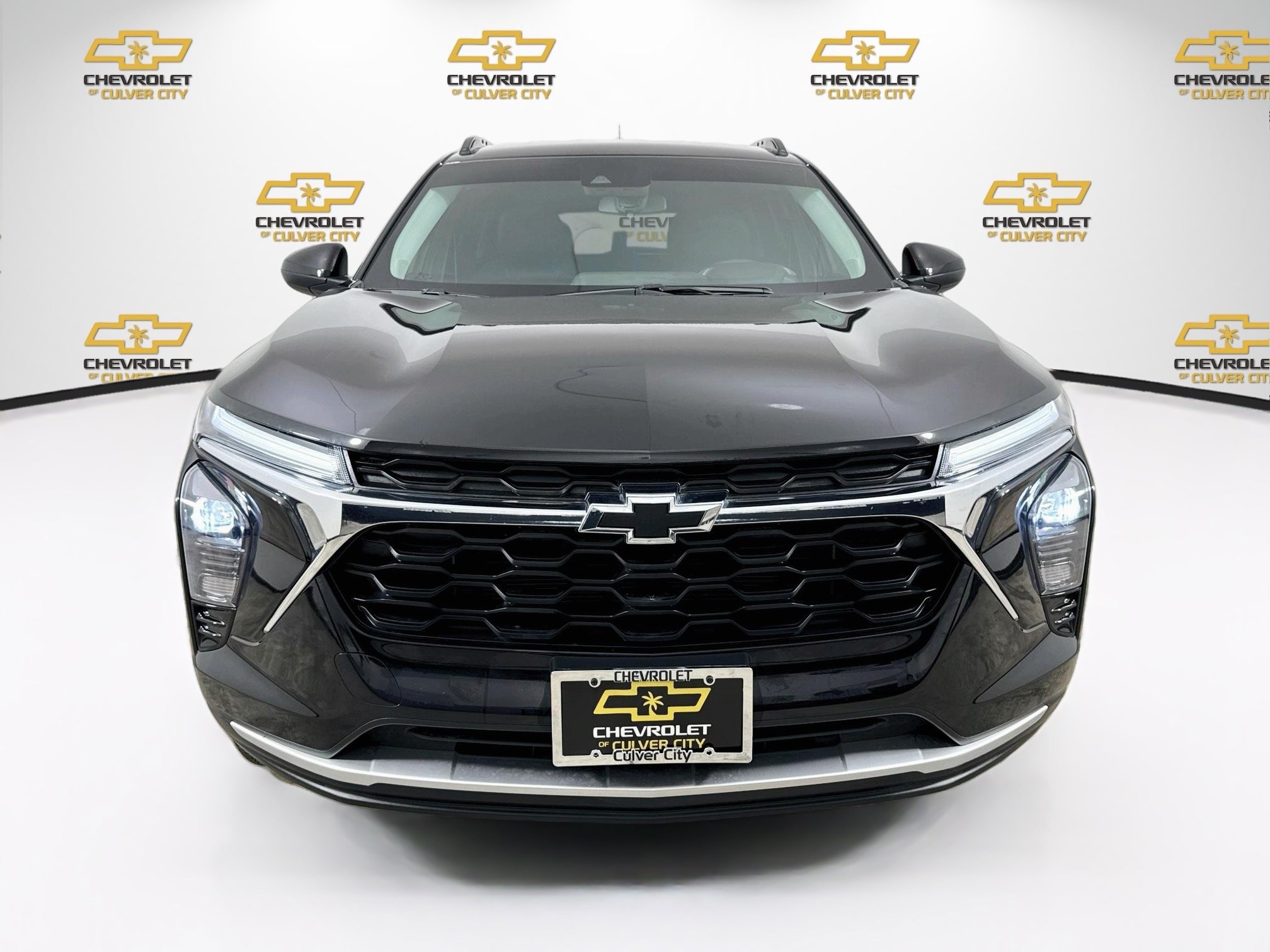 Used 2025 Chevrolet Trax LT w/ Driver Confidence Package FWD image 2
