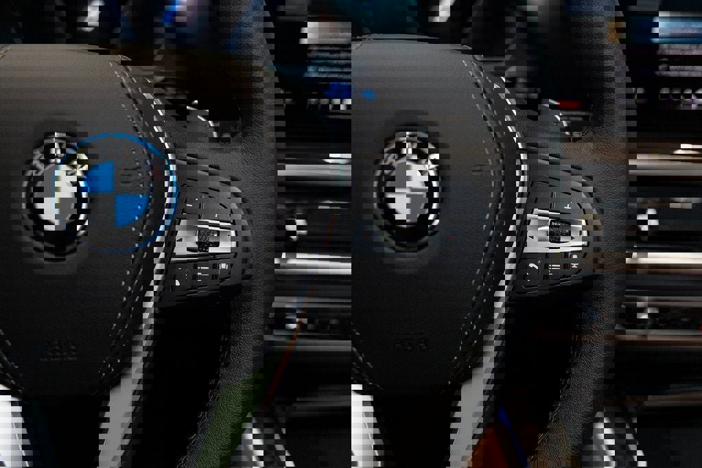 New 2026 BMW X5 xDrive50e w/ Premium Package image 27