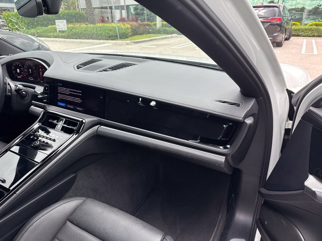 Certified 2025 Porsche Panamera RWD image 24
