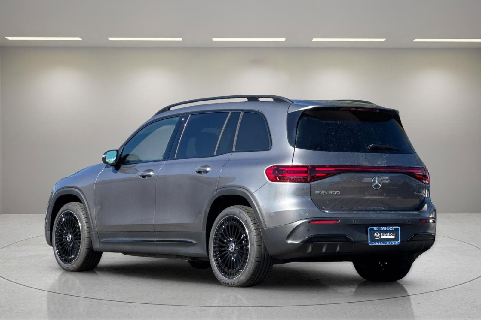 Used 2024 Mercedes-Benz EQB 300 4MATIC image 6
