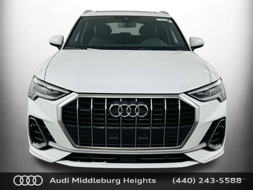 Certified 2025 Audi Q3 2.0T Premium w/ Convenience Package image 2