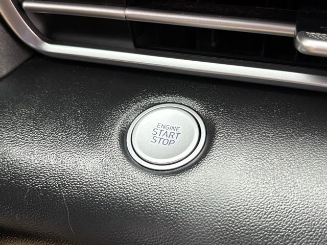 Used 2023 Hyundai Elantra SEL image 20