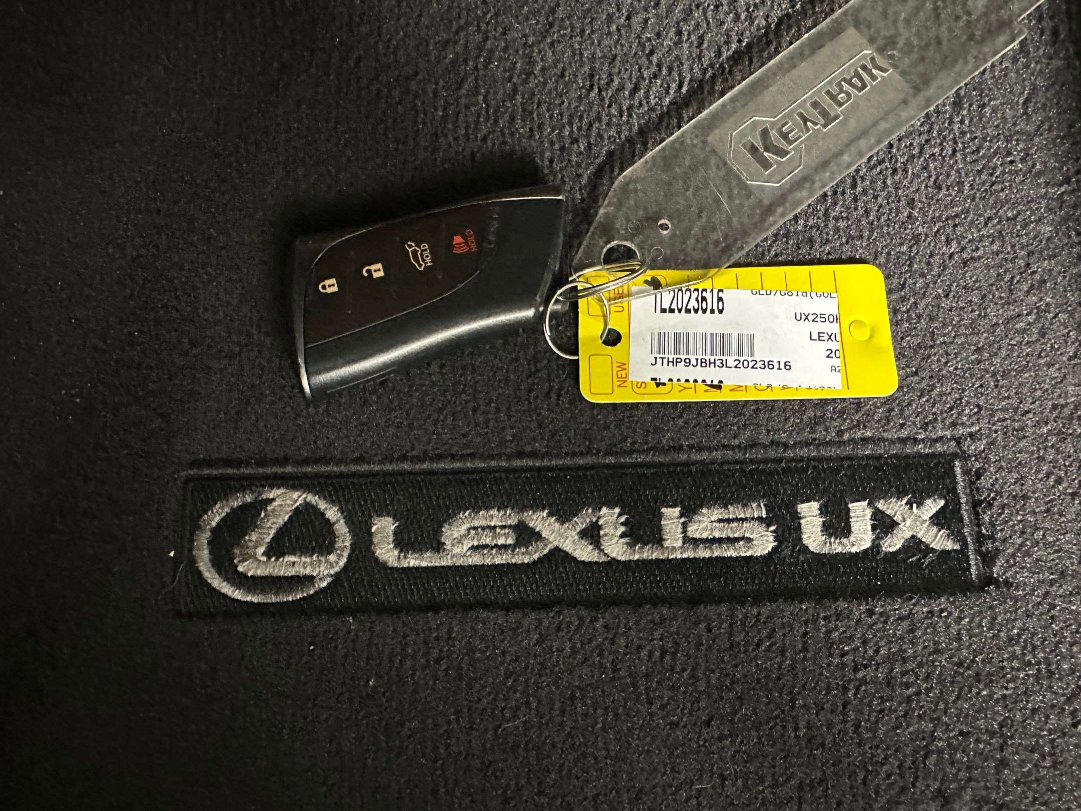 Used 2020 Lexus UX 250h w/ Premium Package image 29