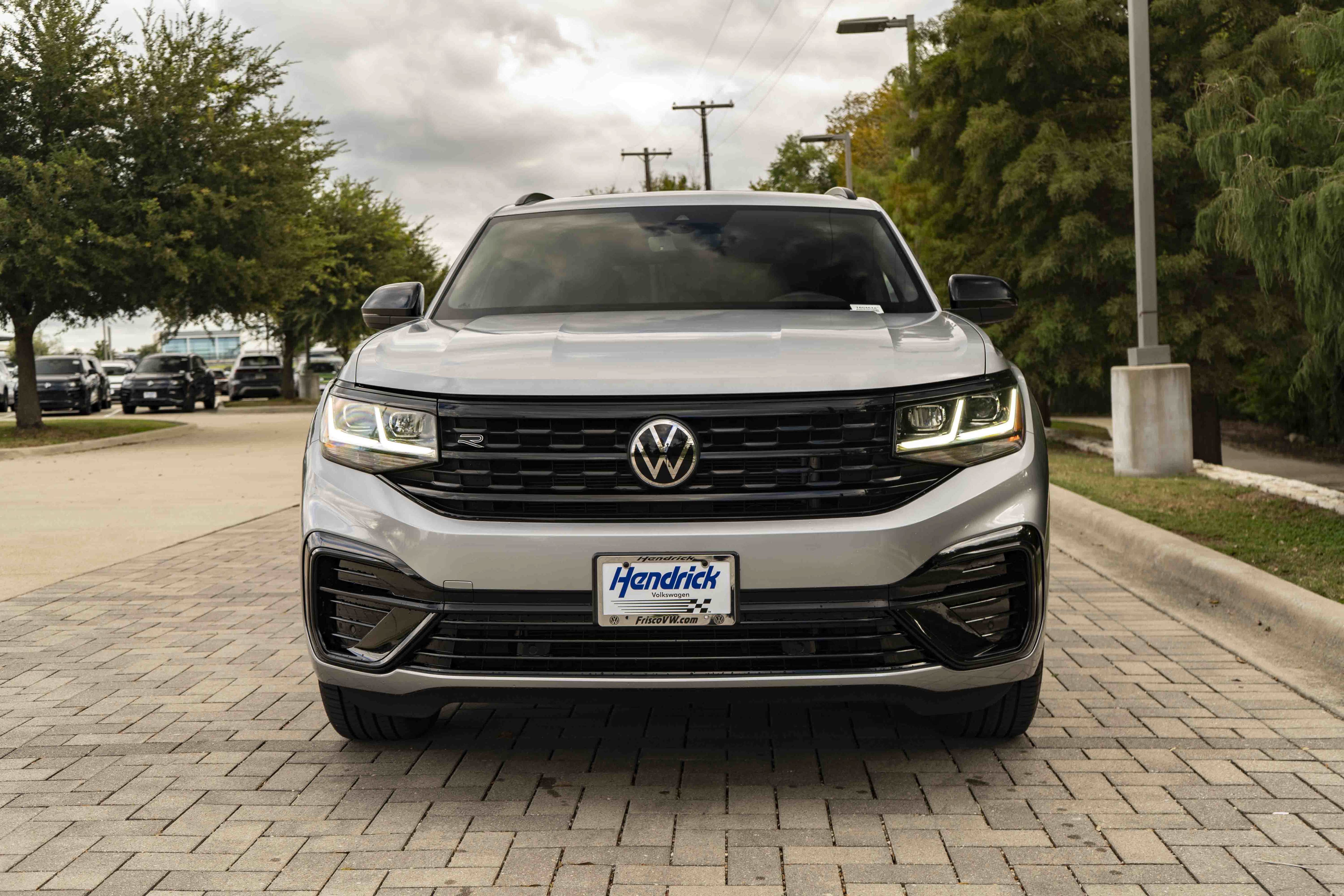 Certified 2023 Volkswagen Atlas Cross Sport SEL R-Line AWD/4WD image 3