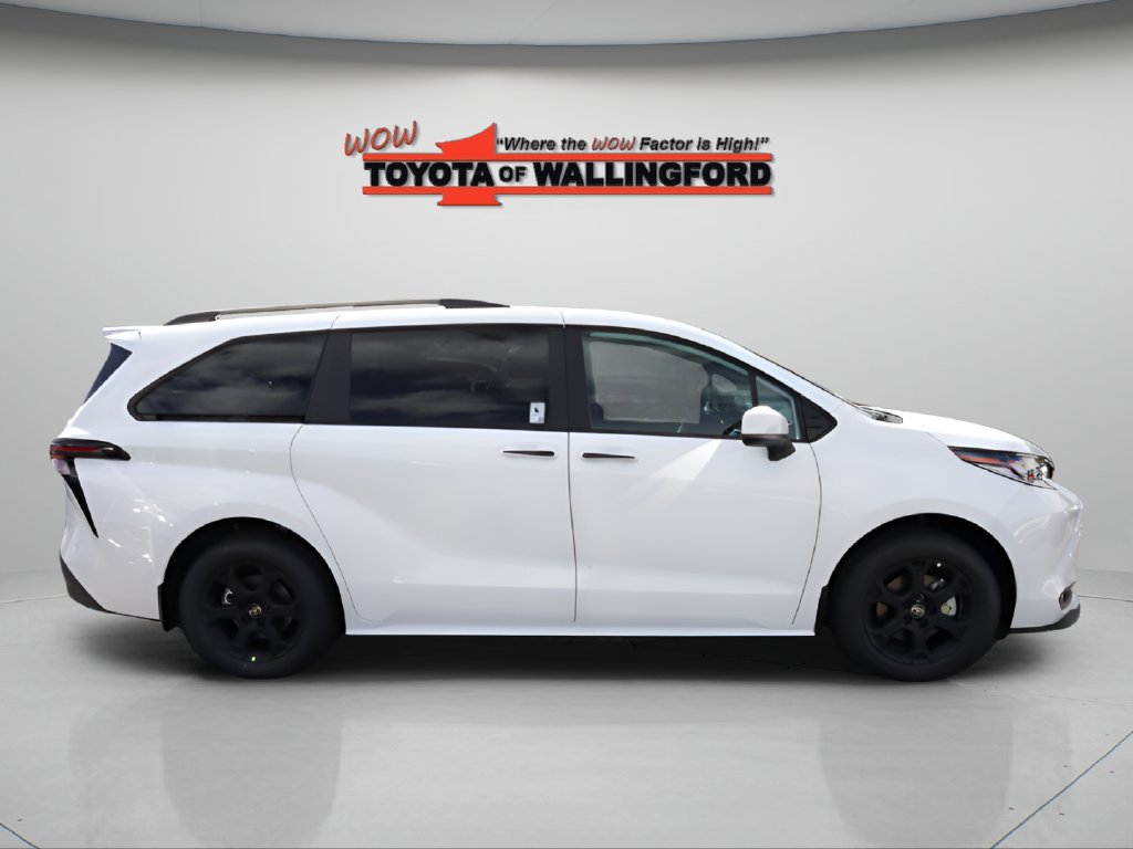 New 2026 Toyota Sienna XLE Woodland Edition AWD/4WD image 4
