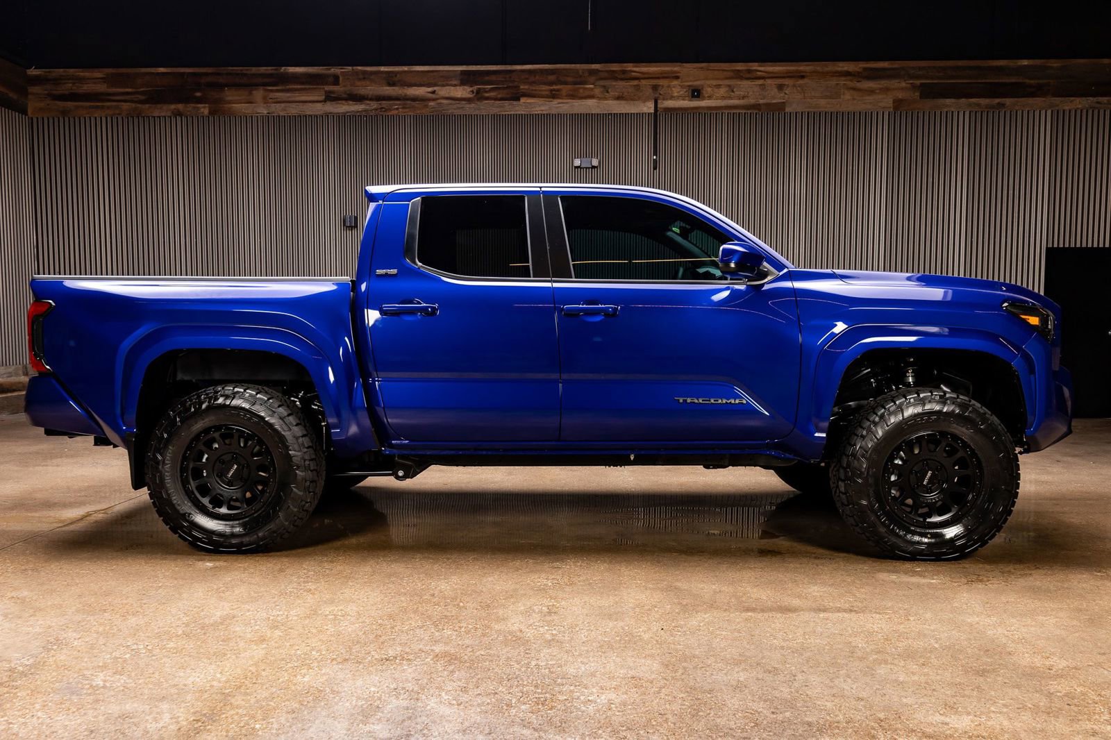 Used 2025 Toyota Tacoma SR5 image 11