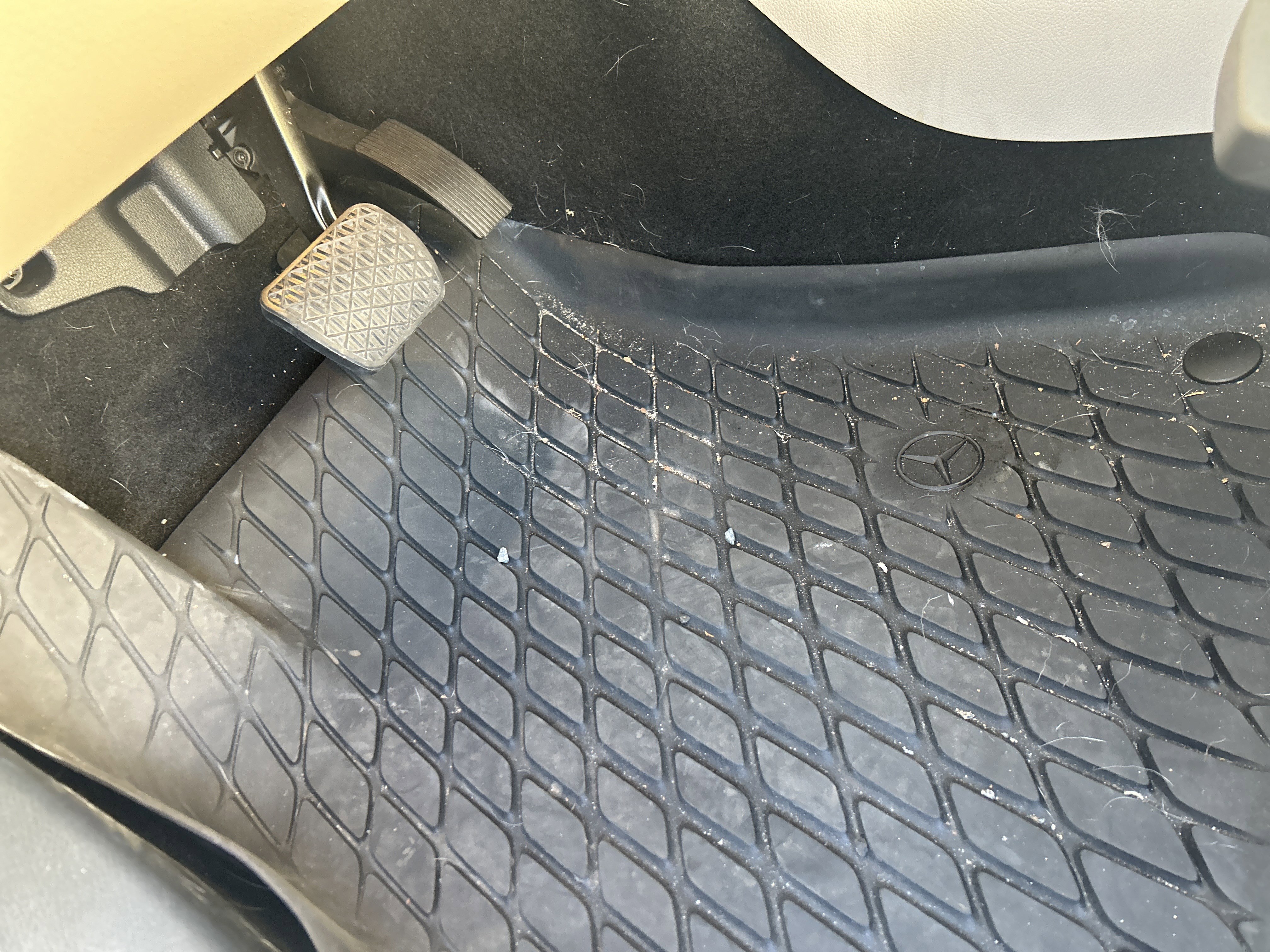 Used 2025 Mercedes-Benz GLB 250 image 17