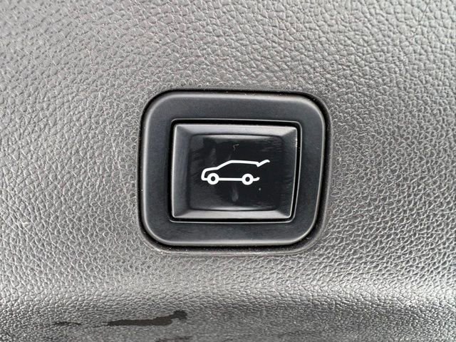 Used 2022 Chevrolet Tahoe LT w/ Luxury Package AWD/4WD image 33