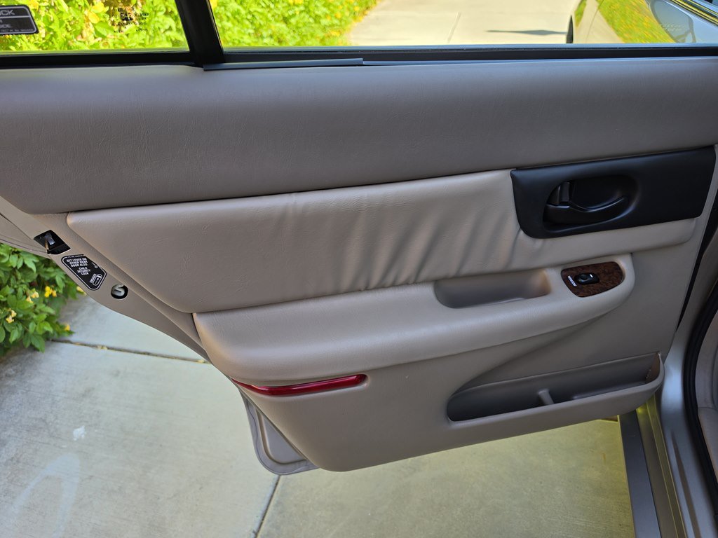 Used 2001 Buick Regal LS w/ Touring Pkg FWD image 33
