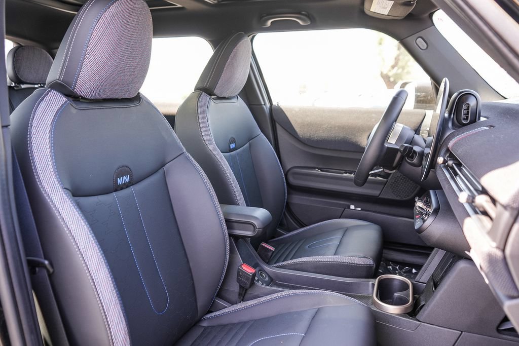 Used 2026 MINI Cooper 4-Door Hardtop FWD image 19