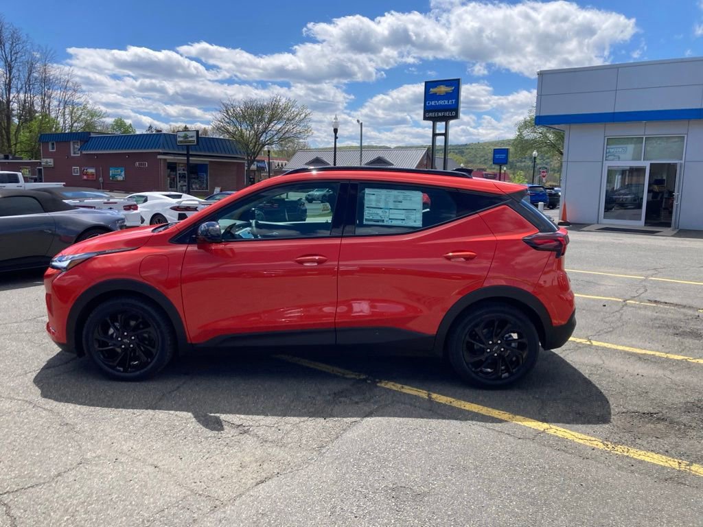 New 2027 Chevrolet Bolt RS w/ Technology Package FWD image 4