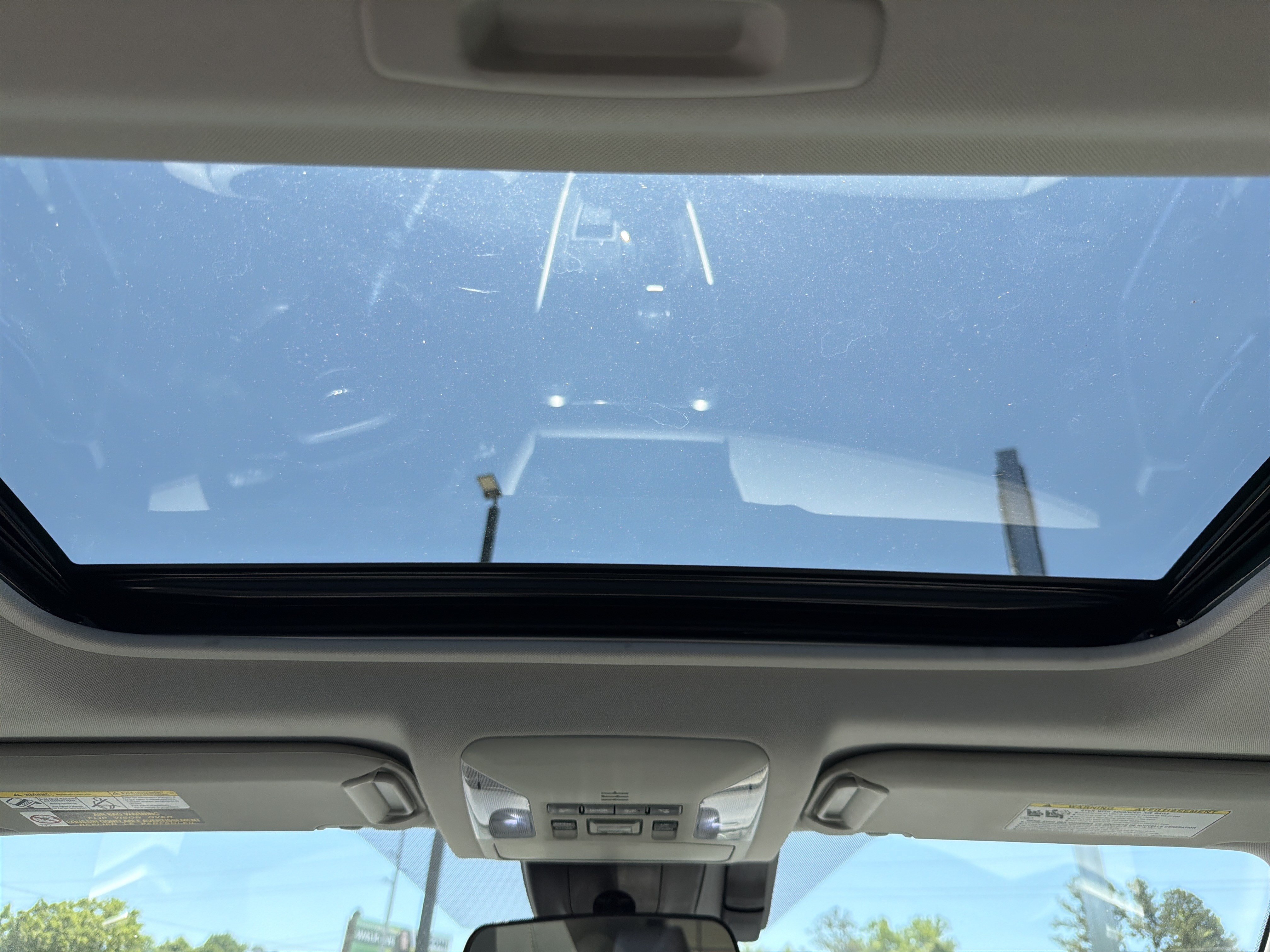 Used 2020 Toyota RAV4 XLE Premium FWD image 22