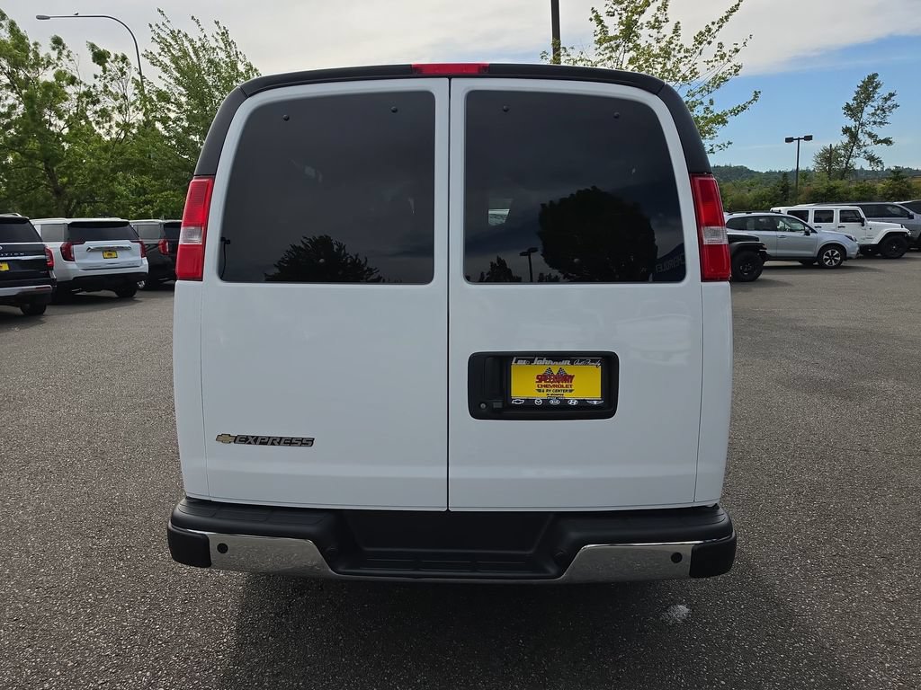 Certified 2025 Chevrolet Express 3500 LT w/ LT Preferred Equipment Group RWD image 5