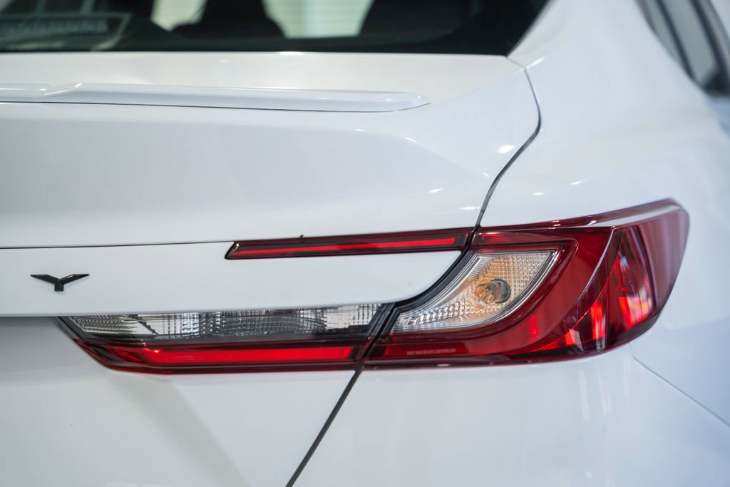 Used 2025 Toyota Camry SE FWD image 6