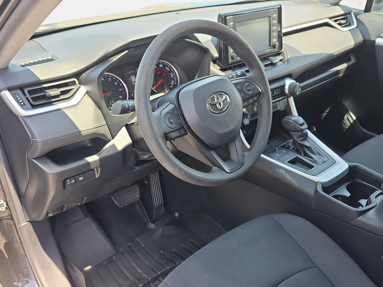 Used 2020 Toyota RAV4 LE w/ All Weather Liner Package FWD image 15