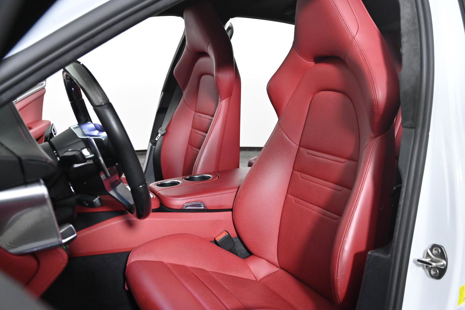 Used 2020 Porsche Panamera GTS image 32