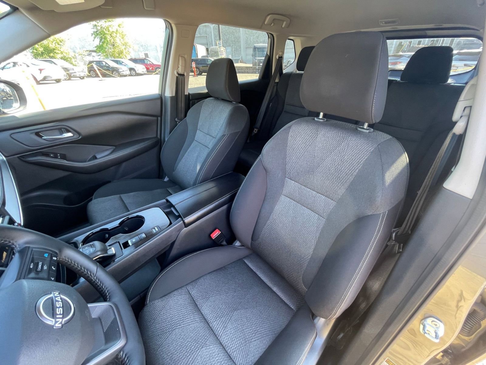 Used 2025 Nissan Rogue SV image 38