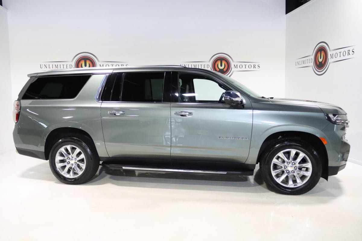 Used 2023 Chevrolet Suburban Premier AWD/4WD image 35