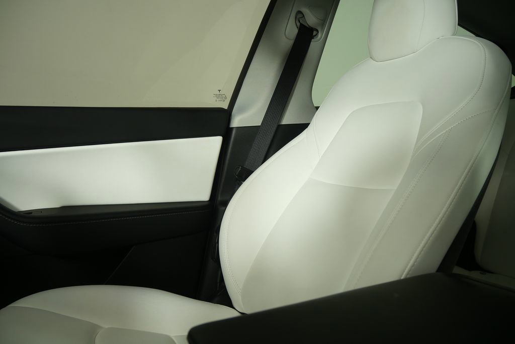 Used 2021 Tesla Model Y Long Range image 26