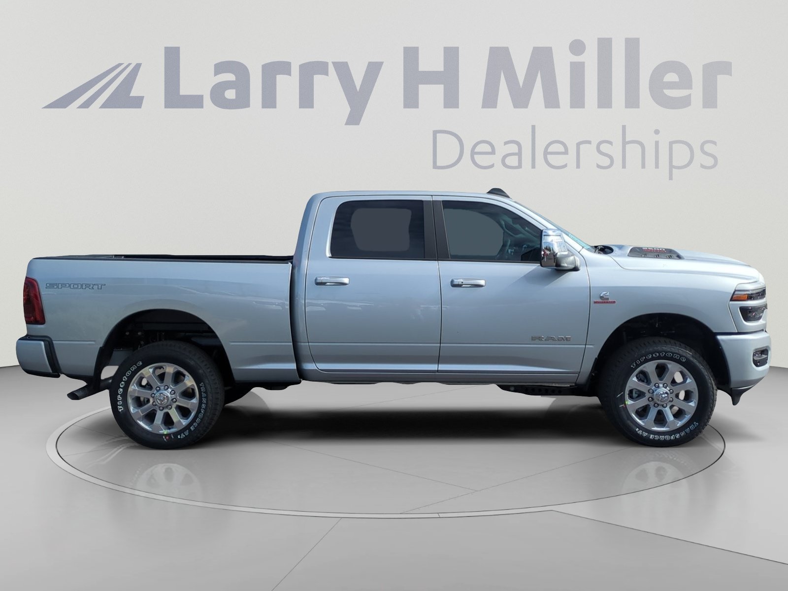 New 2026 RAM 2500 Laramie w/ Sport Appearance Package AWD/4WD image 6