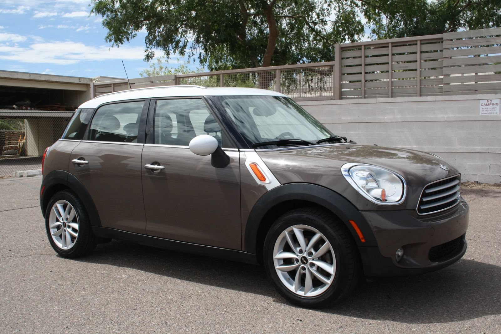 Used 2013 MINI Cooper Countryman FWD image 3