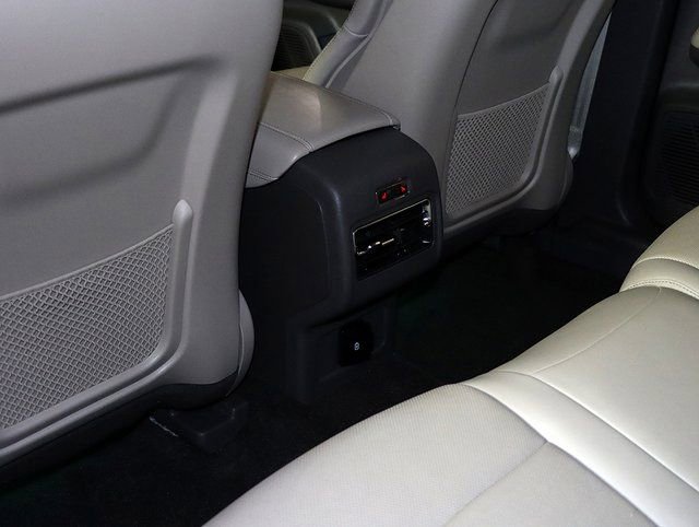 Used 2022 Lincoln Corsair AWD w/ Premium Package image 12