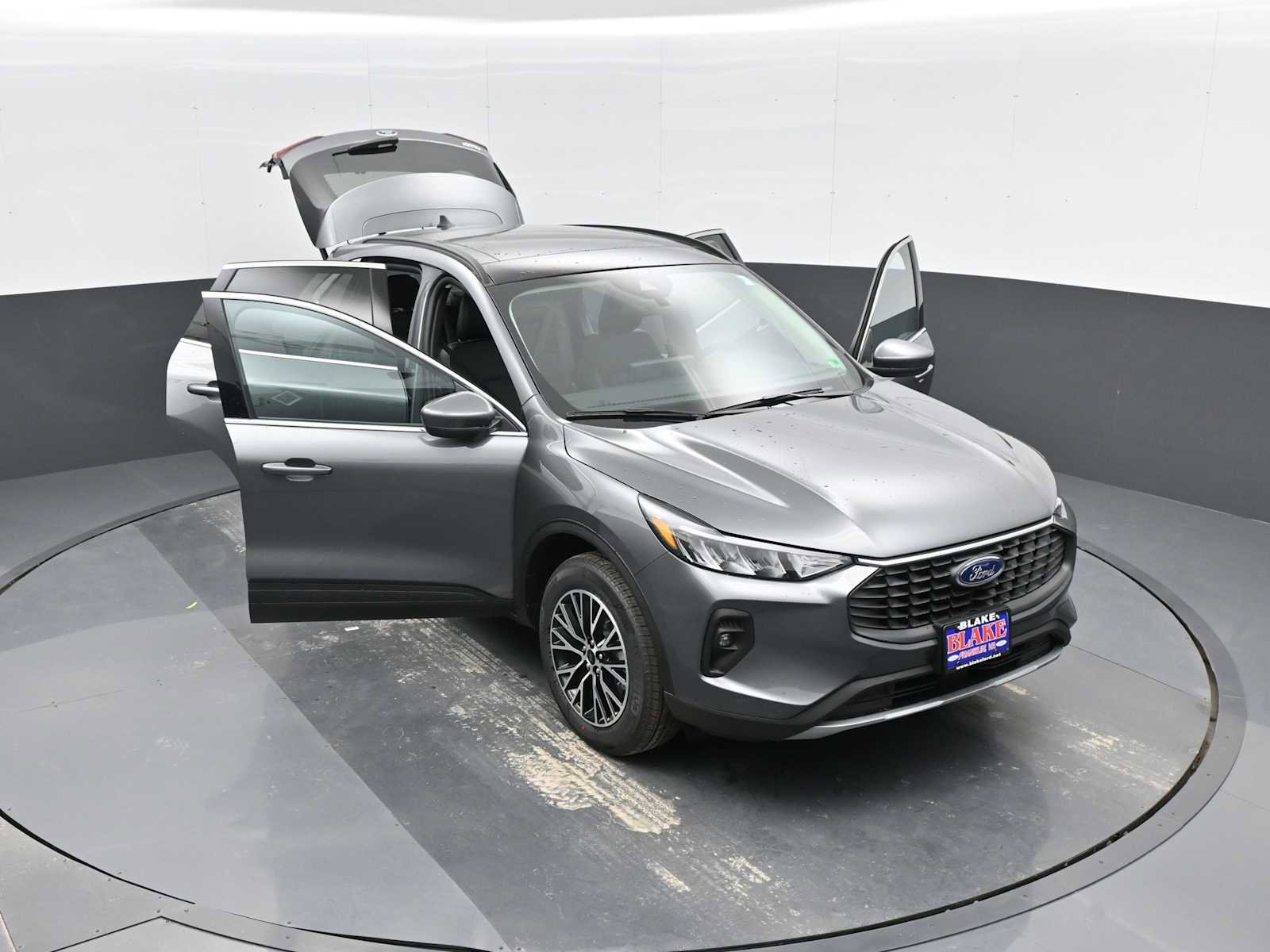 New 2025 Ford Escape SE image 38