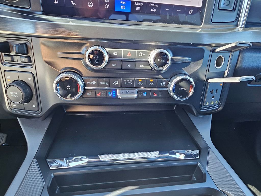 New 2026 Ford F250 Lariat w/ Black Appearance Package image 42