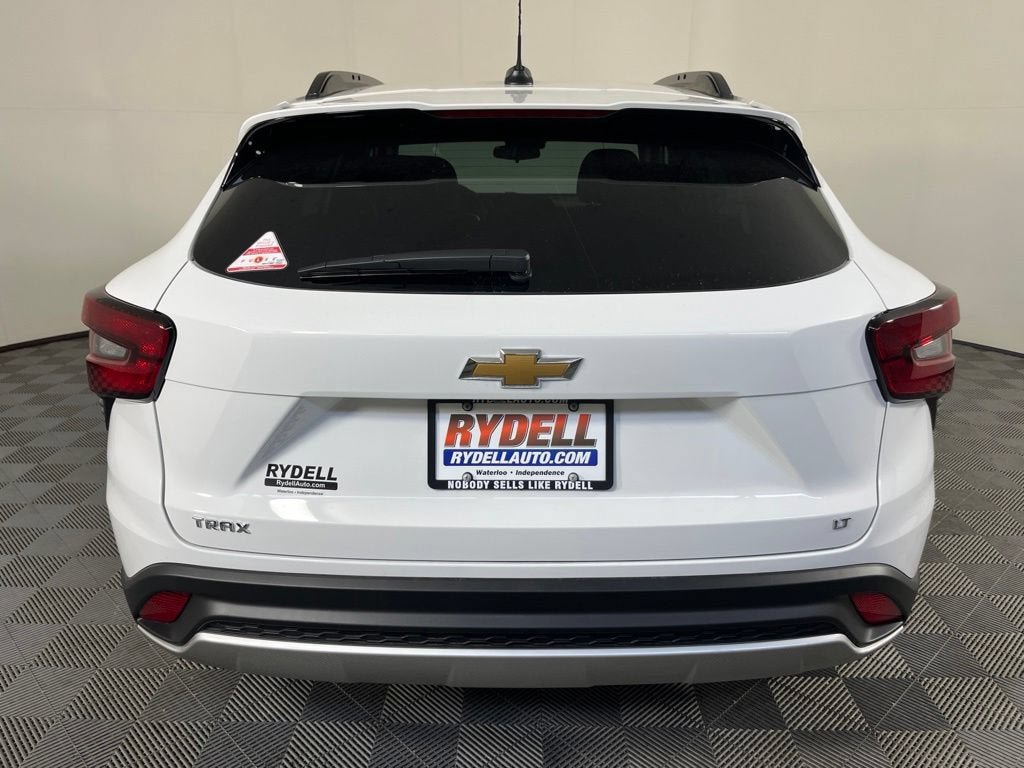 New 2026 Chevrolet Trax LT w/ LT Convenience Package FWD image 9