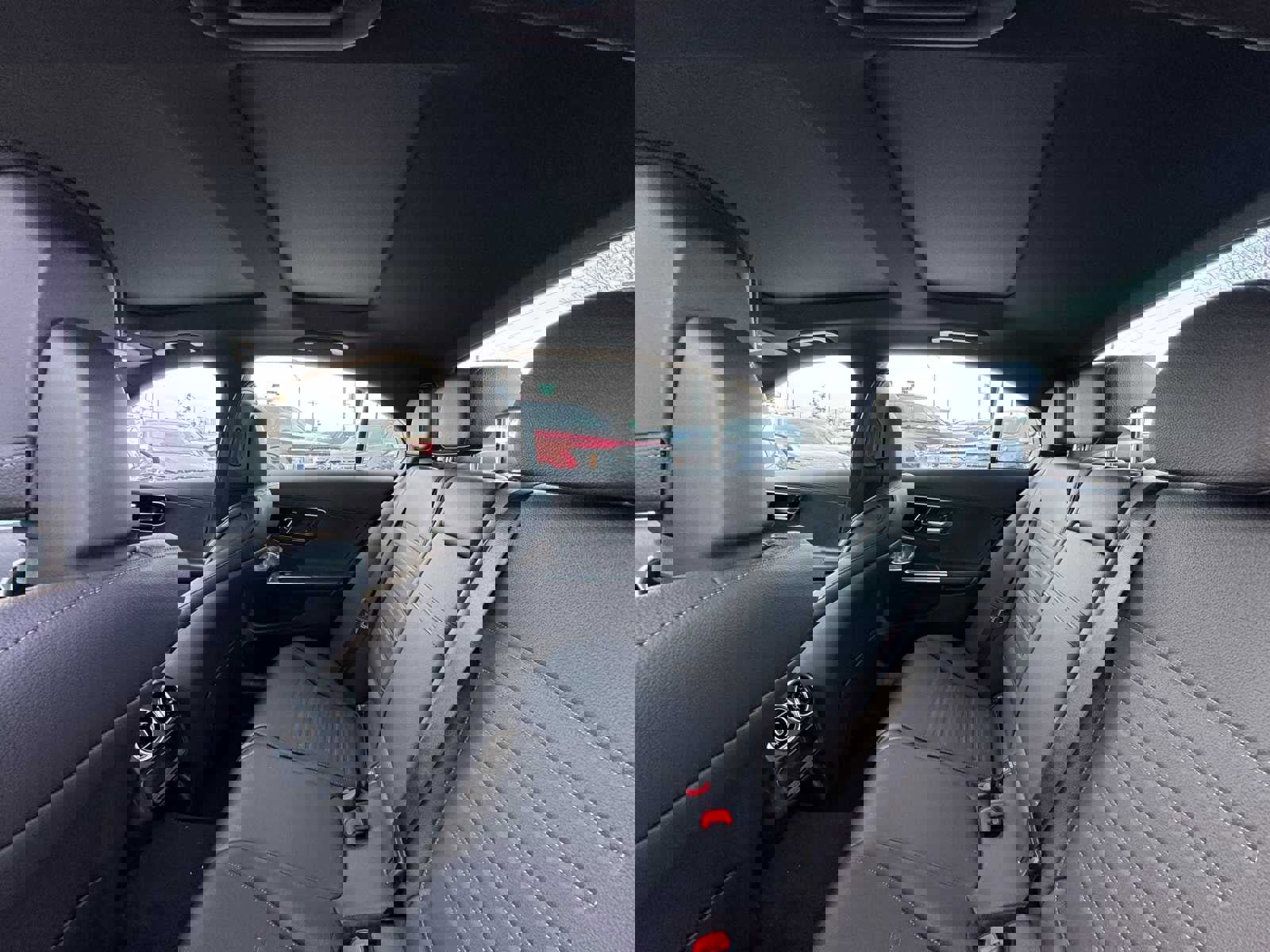 Used 2024 Mercedes-Benz C 300 4MATIC Sedan image 20