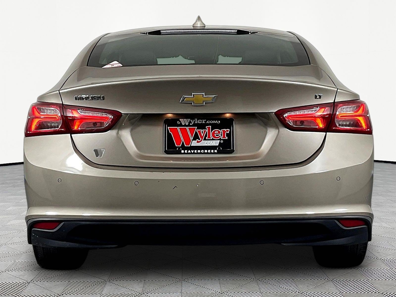 Used 2022 Chevrolet Malibu LT FWD image 5