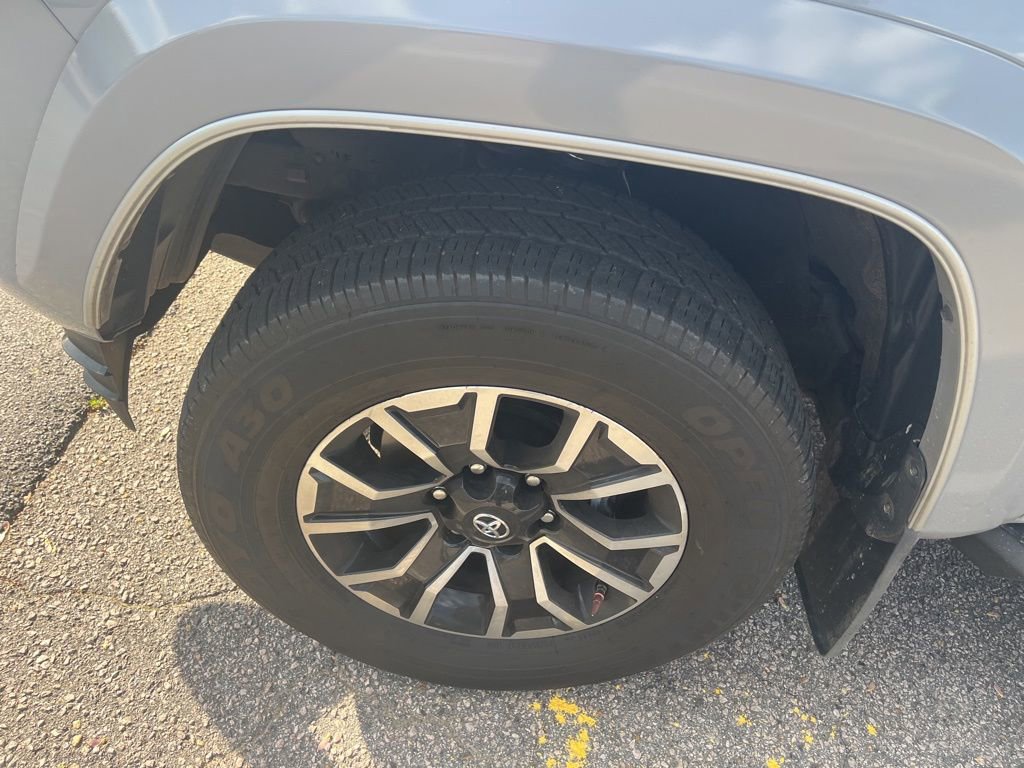 Used 2020 Toyota Tacoma TRD Sport image 10
